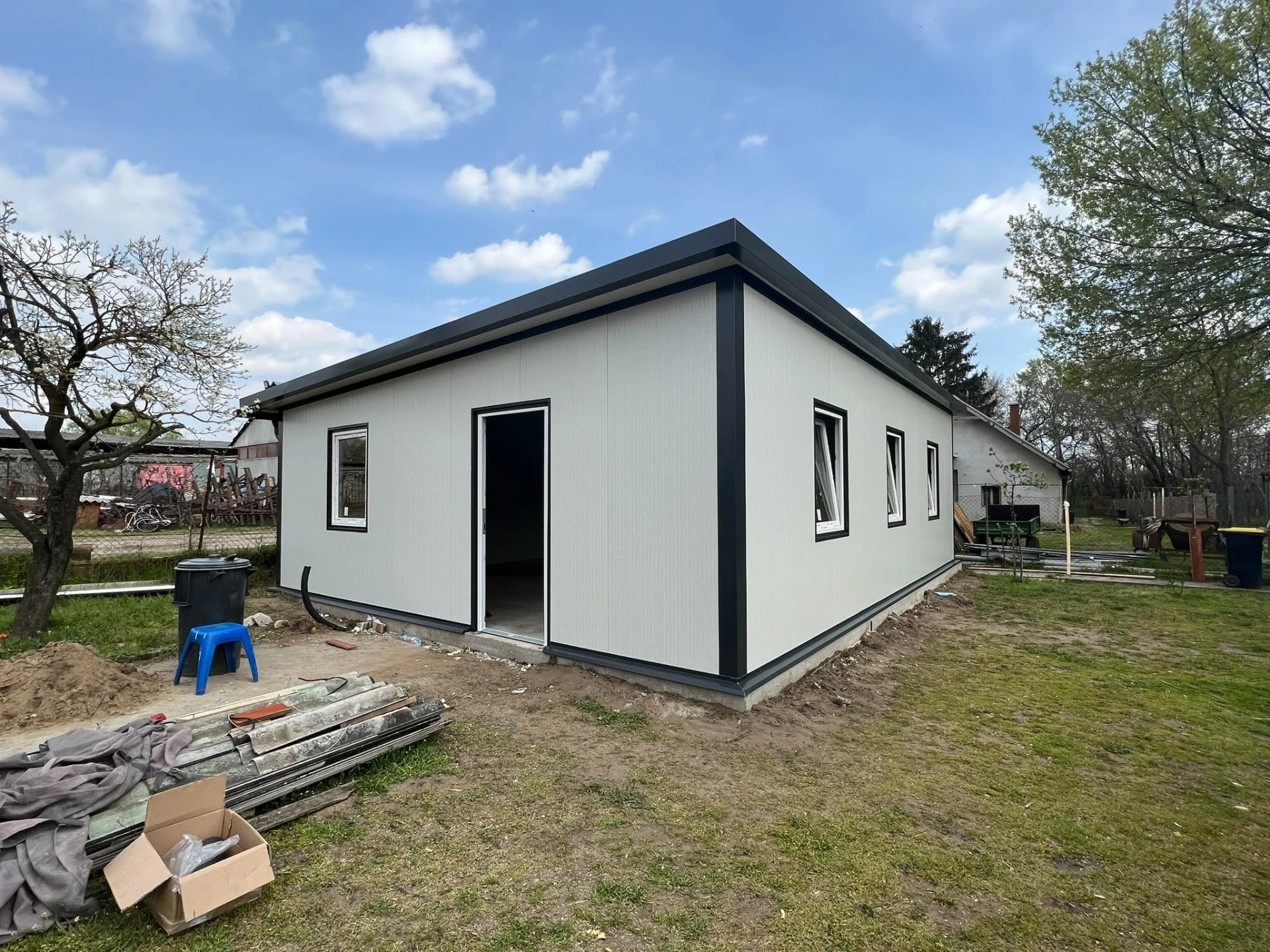 Szendvicspanel Melléképület 10x5m