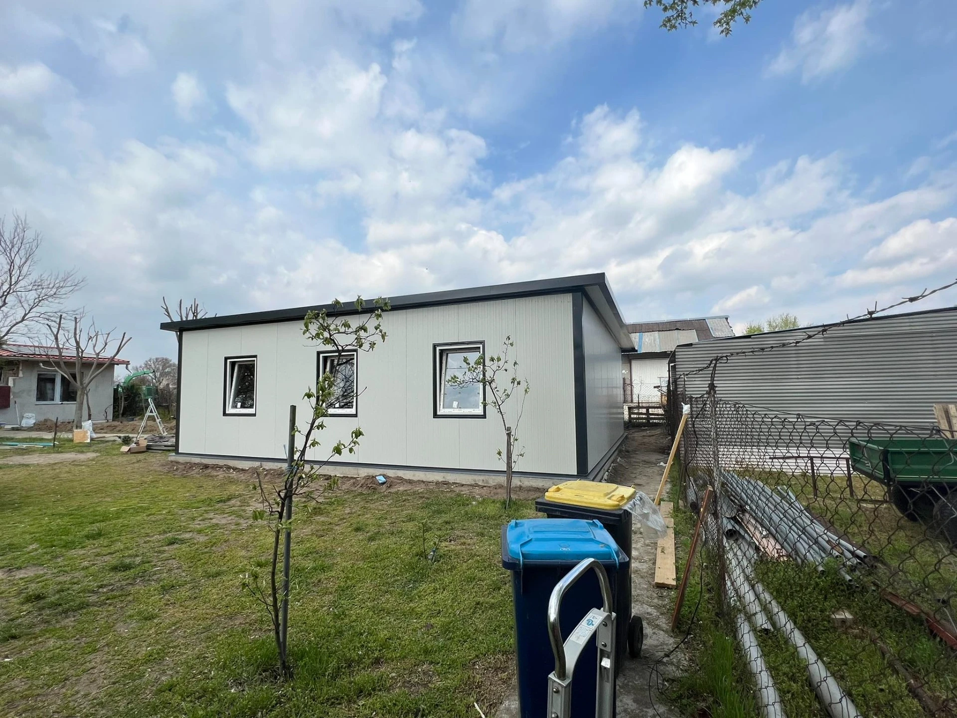 Szendvicspanel Melléképület 10x5m