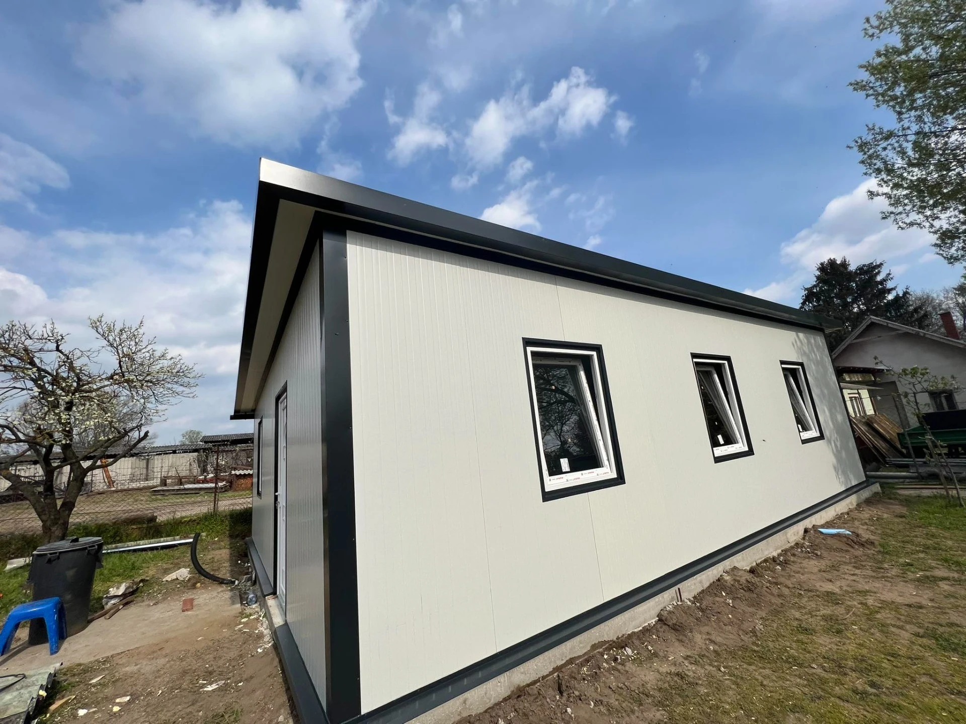 Szendvicspanel Melléképület 10x5m