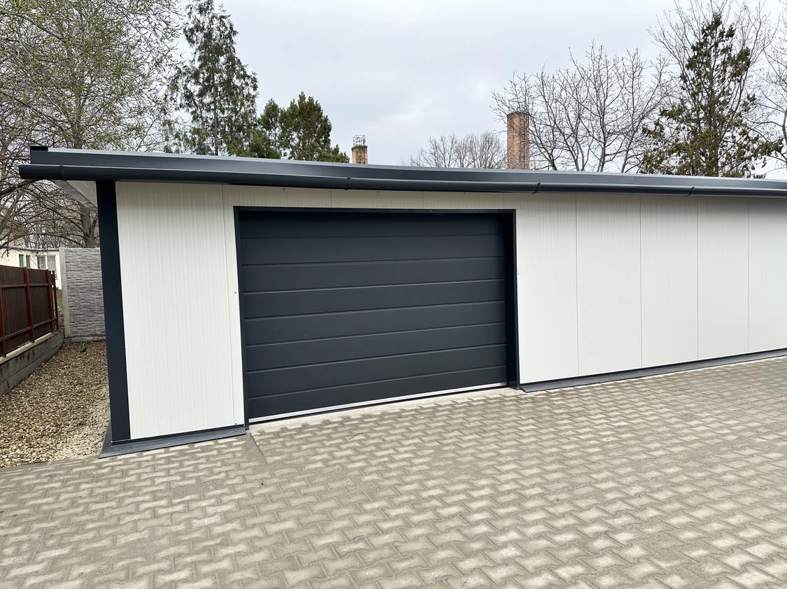 Szendvicspanel Műhely 108m2