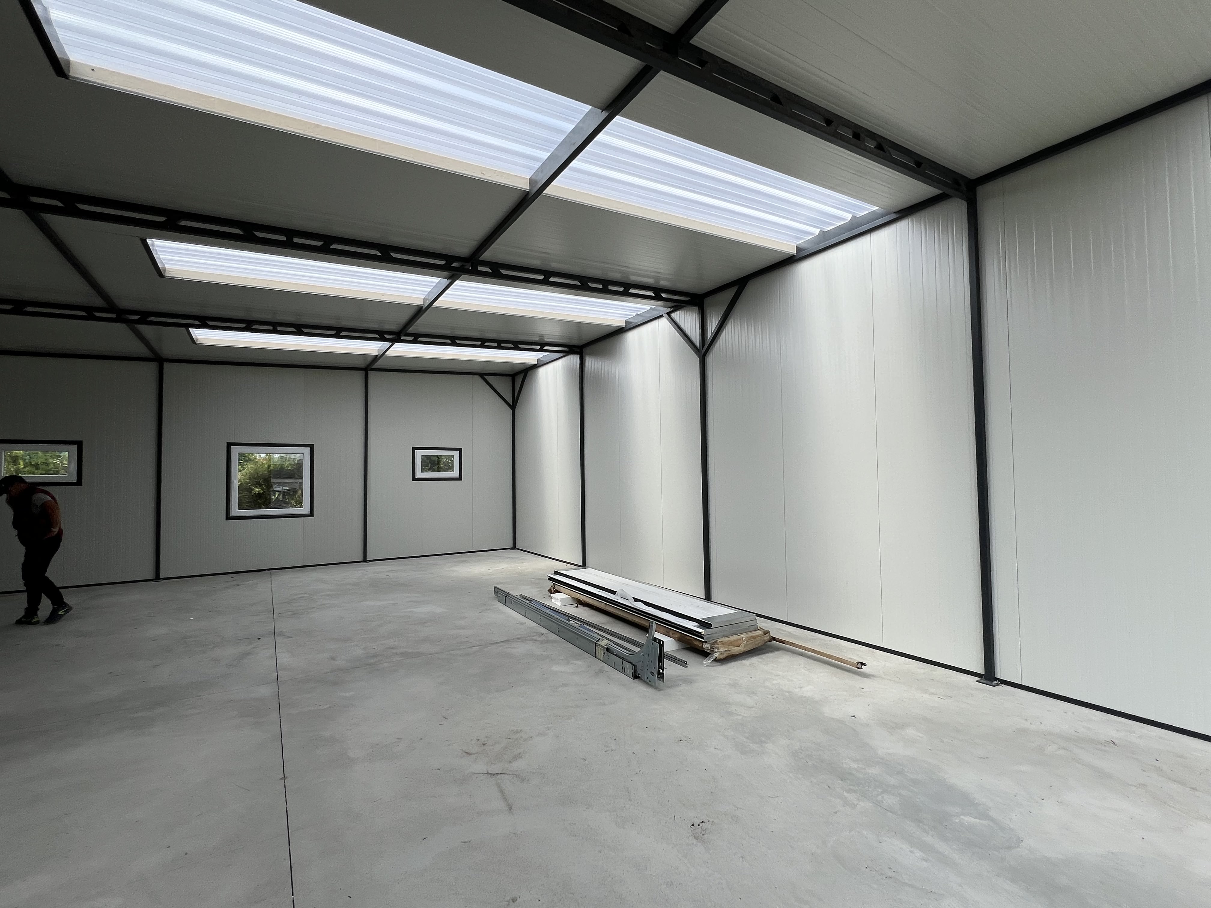 Szendvicspanel Raktár 108m2