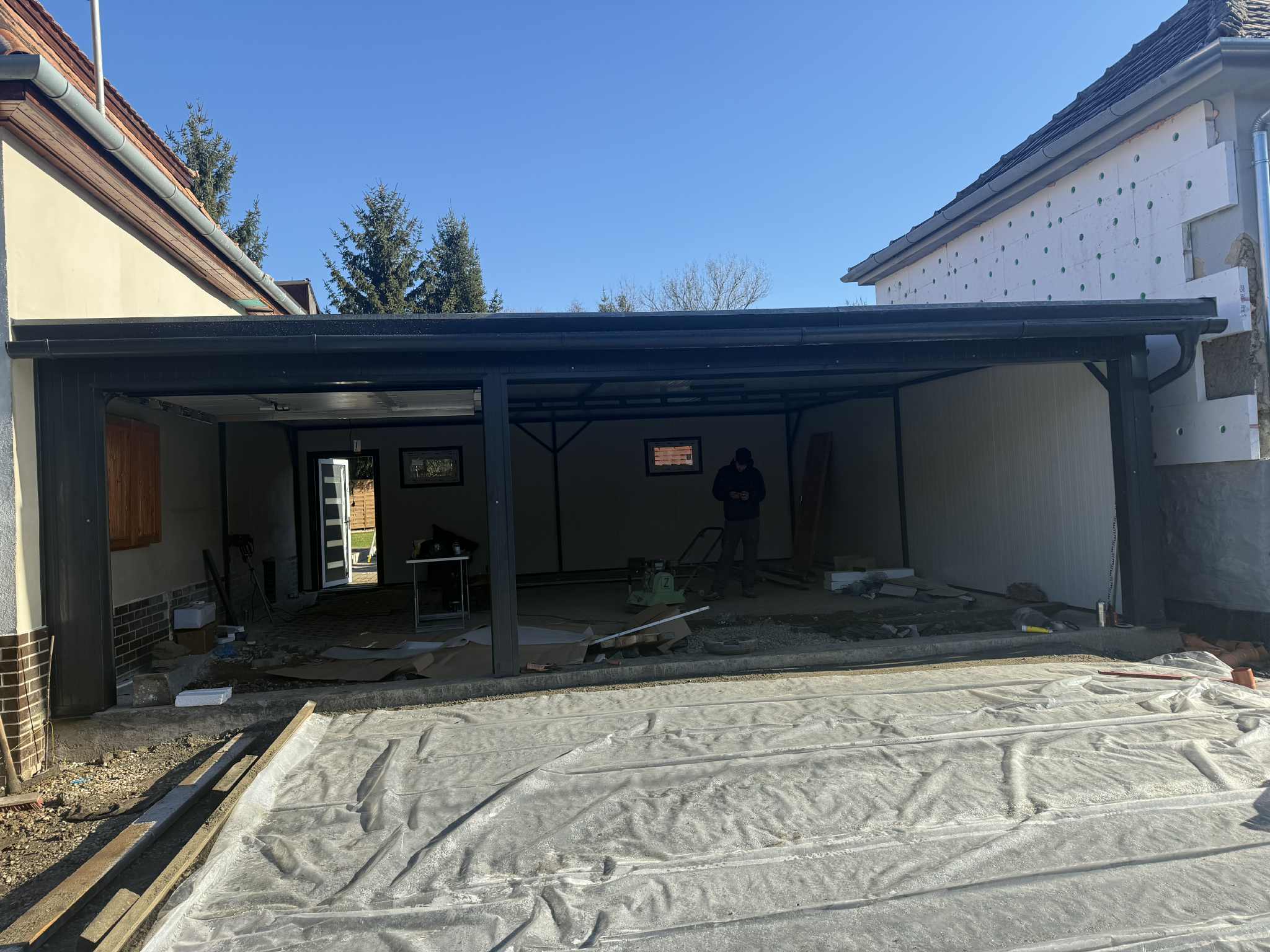  Háromállásos Garázs RAL 7016 antracit színben  64m2