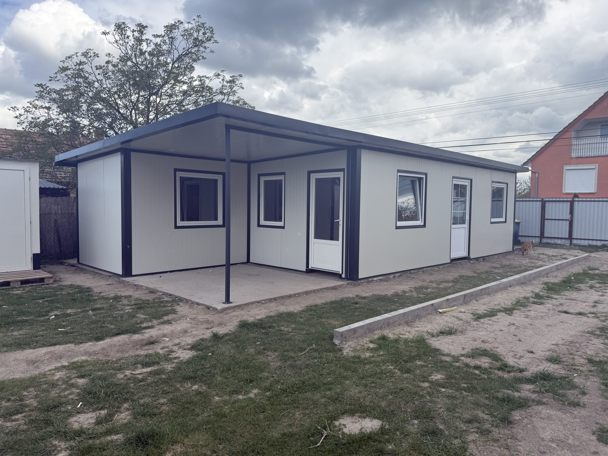 Szendvicspanel Melléképület 10x6m
