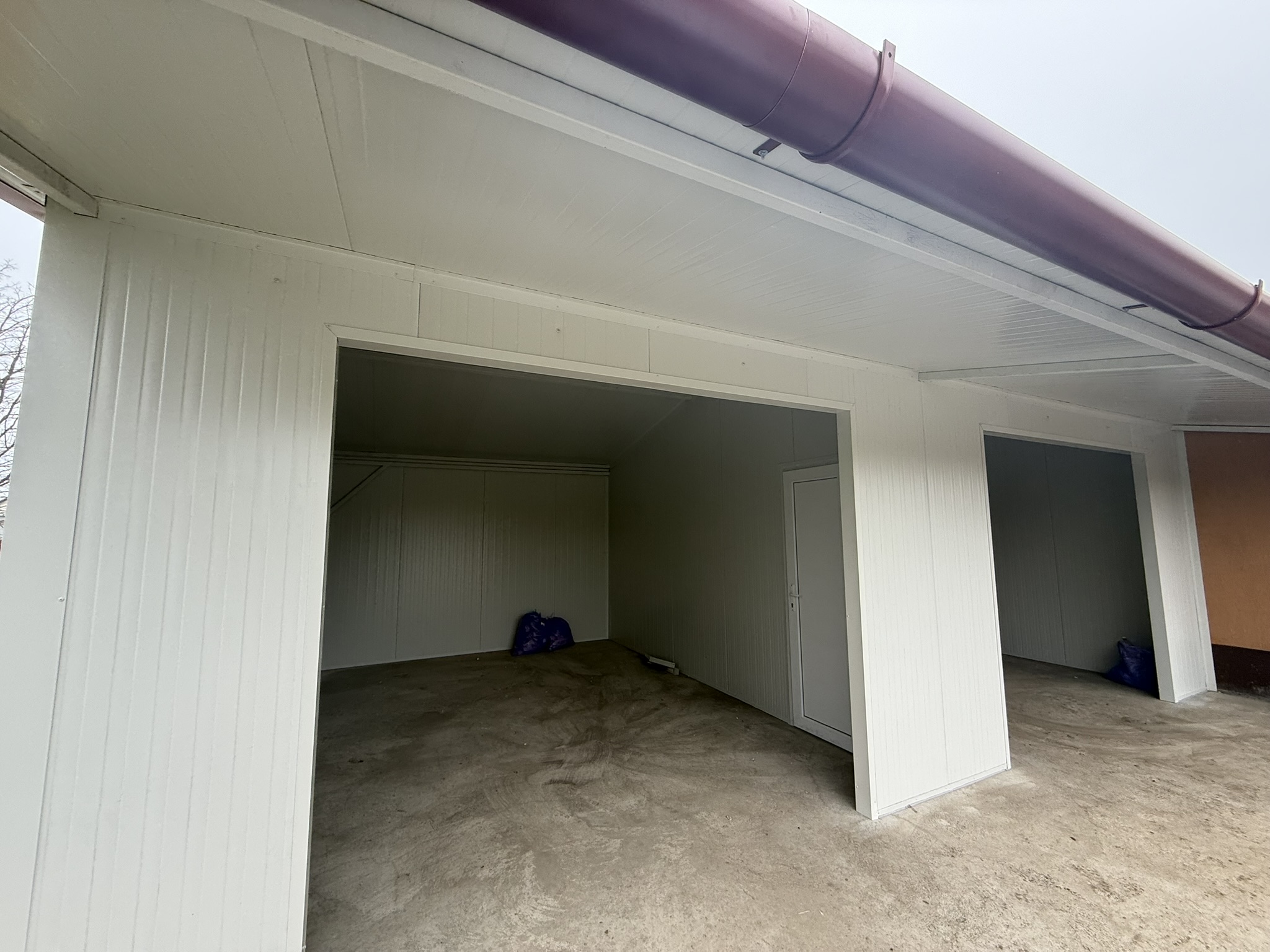  Nyeregtetős szendvicspanel dupla garázs 40m2